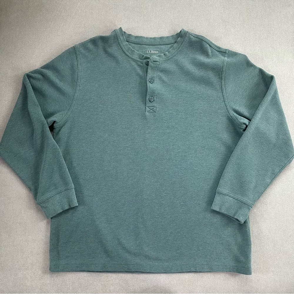 L.L. Bean Men's Long Sleeve Henley Shirt. Large. Sage Green.
